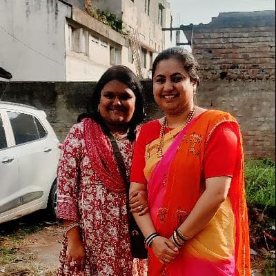 A FRIEND ACCEPTS MISTAKES THAT SHE HAS NOT DONE FOR HER BEST FRIEND