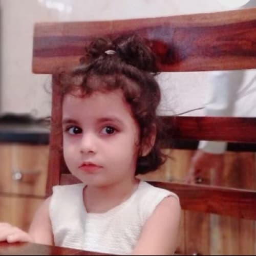 Write short story for 6 years old girl with life lessons struggle